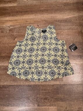 Liz Claiborne Yellow and Navy Medallion Print Tank